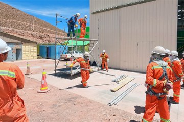 ULMA Construction en Perú lleva su experiencia en andamios a Bolivia con exitosas capacitaciones